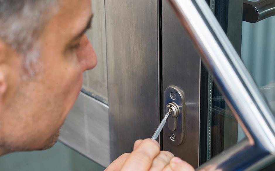 serrure de porte Menucourt